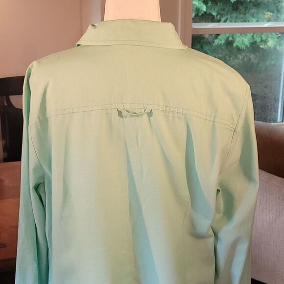 Croft&Barrow sz L mint colored button up snort - Picture 4 of 11